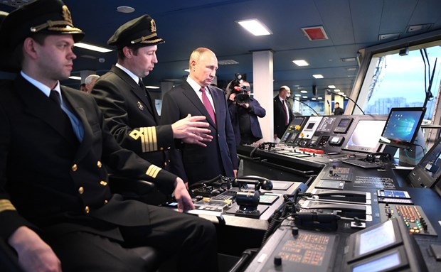 Tổng thống Putin tham quan tàu phá băng Viktor Chernomyrdin.