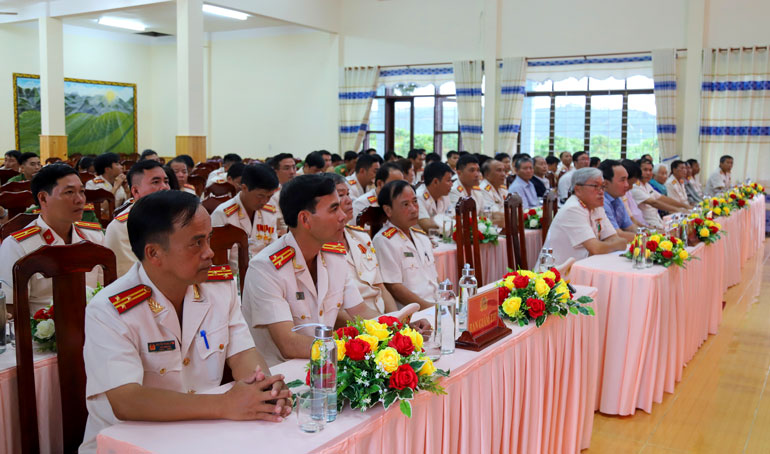 Các đại biểu dự lễ kỷ niệm 70 năm ngày thành lập lực lượng cảnh sát quản lý trại giam tại Trại giam Đại Bình