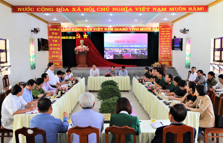 Bệnh viện Quân y 175 khảo sát các địa điểm để đầu tư xây dựng bệnh viện vệ tinh tại Bảo Lộc