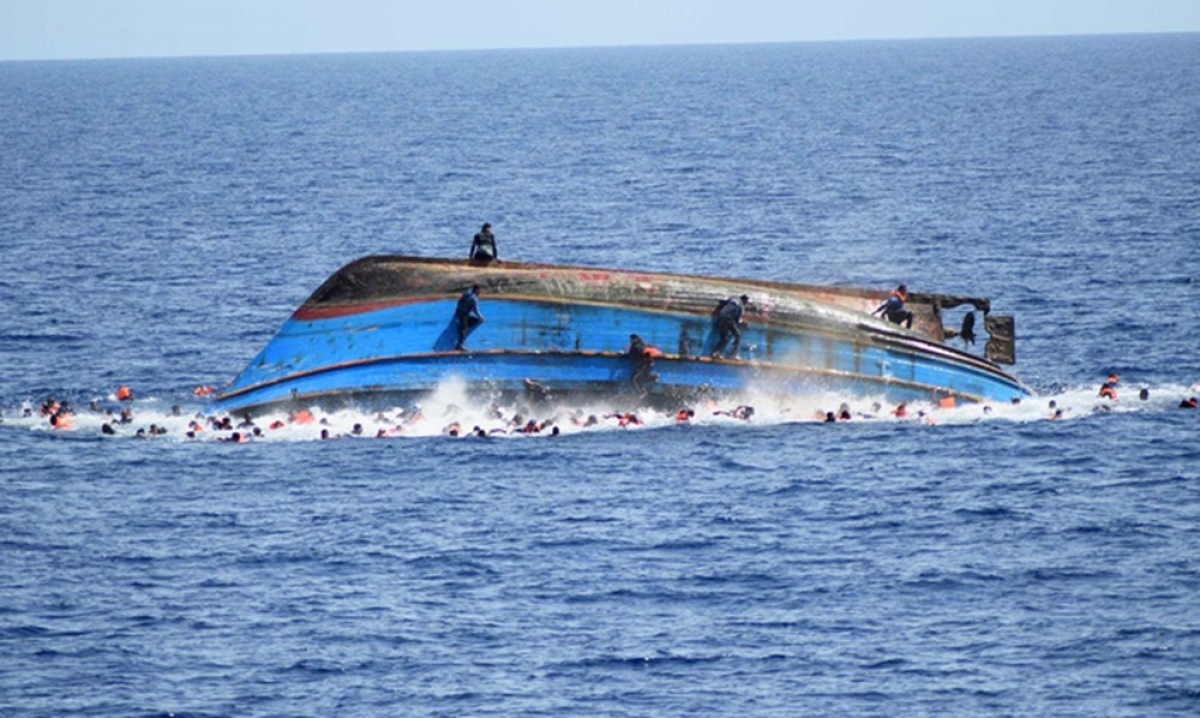 Một con tàu của Libya bị lật.