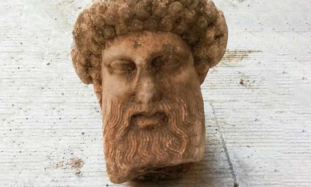 Đầu tượng thần Hermes 2.400 năm tuổi mới được khai quật ở Athens 