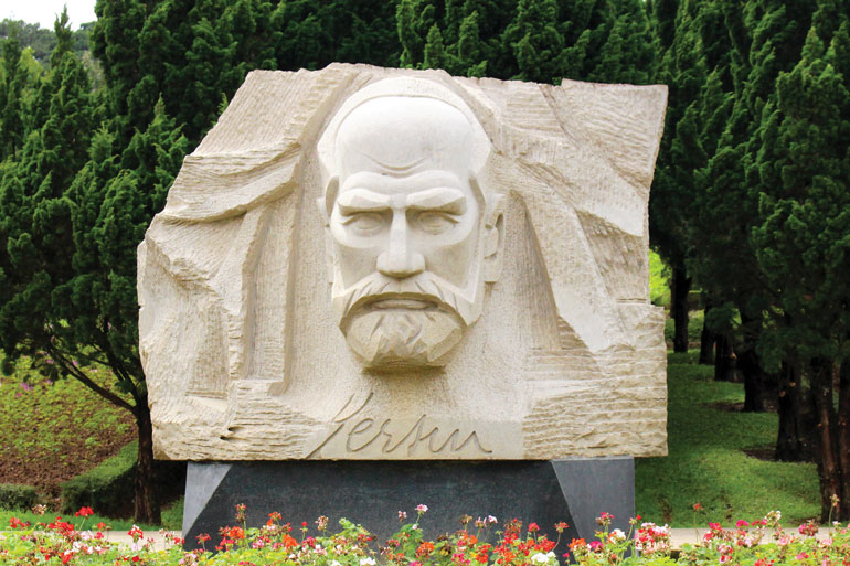 Tượng Yersin được đặt tại công viên mang tên ông ở TP Đà Lạt