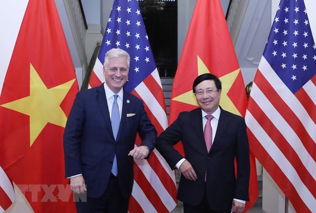 Phó Thủ tướng, Bộ trưởng Bộ Ngoại giao Phạm Bình Minh với Cố vấn An ninh Quốc gia Hoa Kỳ Robert O'Brien. 