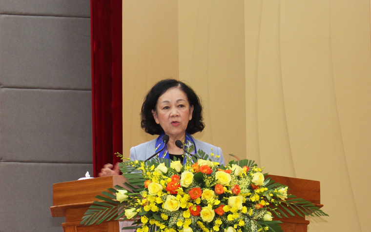 Ủy viên Bộ Chính trị, Bí thư Trung ương Đảng, Trưởng Ban Dân vận Trung ương tiếp thu, báo cáo làm rõ thêm các nội dung kiến nghị của cử tri Lâm Đồng liên quan các vấn đề thuộc thẩm quyền, trách nhiệm