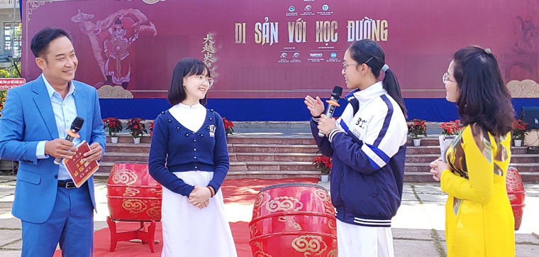 Nữ sinh Bùi Thị Xuân bày tỏ tình yêu với môn lịch sử và trao đổi phương pháp để học tốt môn lịch sử