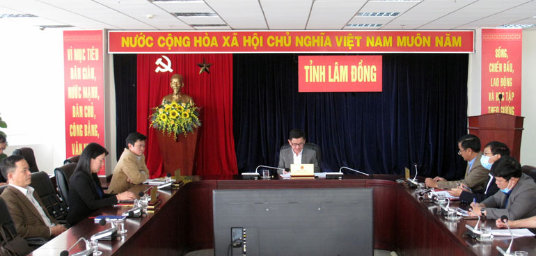 Ông Phan Văn Đa - Phó Chủ tịch UBND tỉnh chủ trì hội nghị tại điểm cầu tỉnh Lâm Đồng