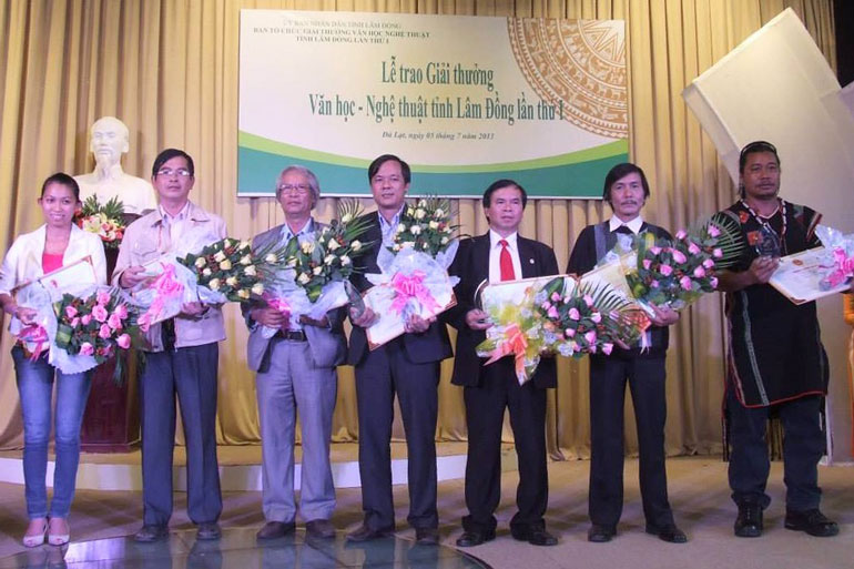 Nhà thơ Trần Đăng Khoa làm giám khảo Giải thưởng Văn học, Nghệ thuật tỉnh Lâm Đồng lần thứ II