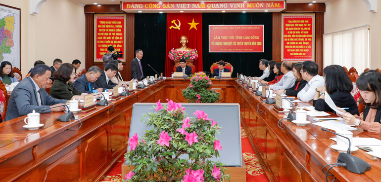 Tạp chí Cộng sản làm việc với tỉnh Lâm Đồng