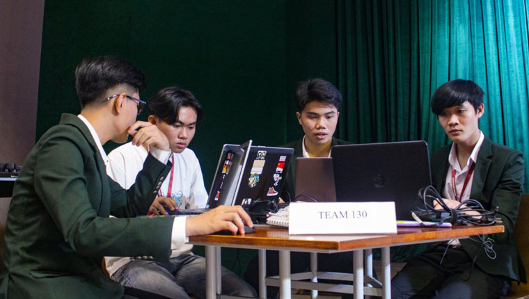 Sinh viên Trường Đại học Yersin Đà Lạt đứng thứ 4 Cuộc thi ERP Simulation Games