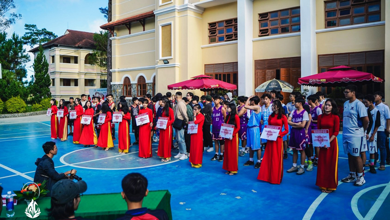 Giải bóng rổ học sinh, sinh viên tỉnh Lâm Đồng lần thứ II năm 2020 thu hút 12 trường đại học, cao đẳng, trung học phổ thông trên địa bàn tỉnh Lâm Đồng tham dự với 23 đội dự thi