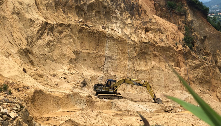 Tình trạng khai thác cát trái phép ở Lâm Hà diễn ra từ lâu và rất phức tạp