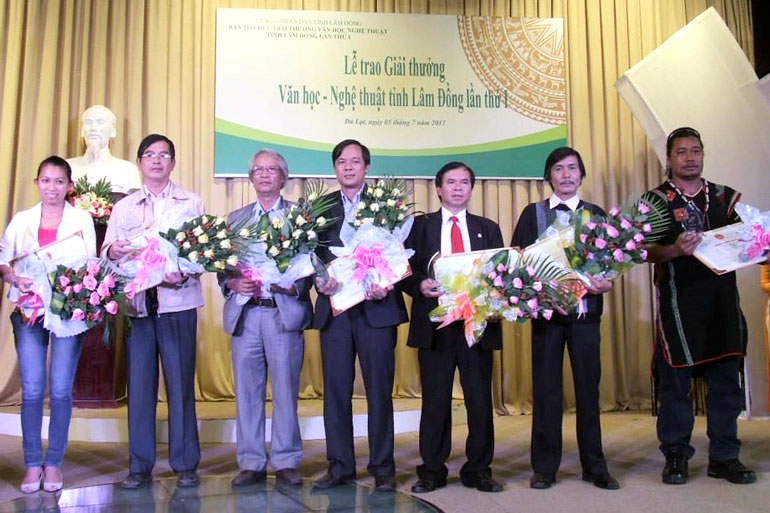 Giải thưởng Văn học Nghệ thuật tỉnh Lâm Đồng lần thứ I. Ảnh: Q.Uyển