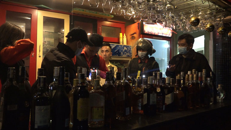 Đột kích 2 quán bar tại Đà Lạt, phát hiện hàng chục người dương tính với chất ma tuý