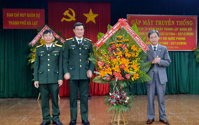 Gặp mặt truyền thống nhân ngày thành lập Quân đội nhân dân Việt Nam