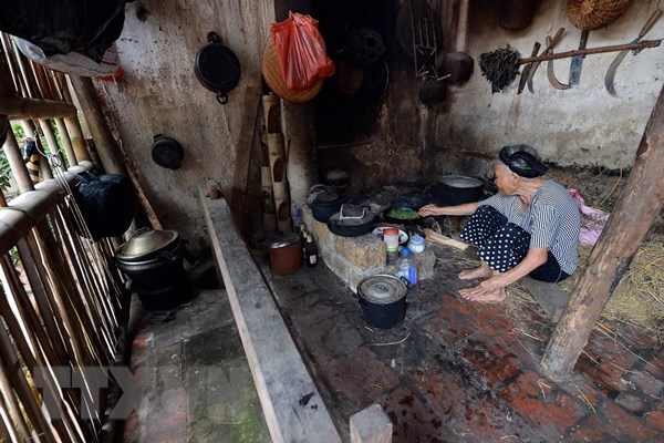 Không gian bếp truyền thống ở Đường Lâm.