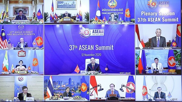 Thủ tướng Nguyễn Xuân Phúc chủ trì Phiên toàn thể Hội nghị Cấp cao ASEAN lần thứ 37 qua hình thức trực tuyến.