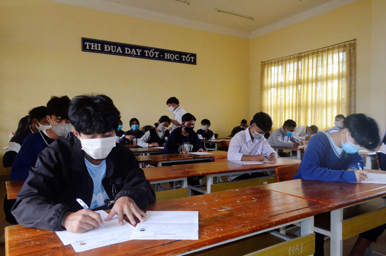 Sở GDĐT Lâm Đồng tổ chức thành công Kỳ thi tốt nghiệp THPT năm 2020, vừa bảo đảm an toàn phòng, chống dịch COVID-19