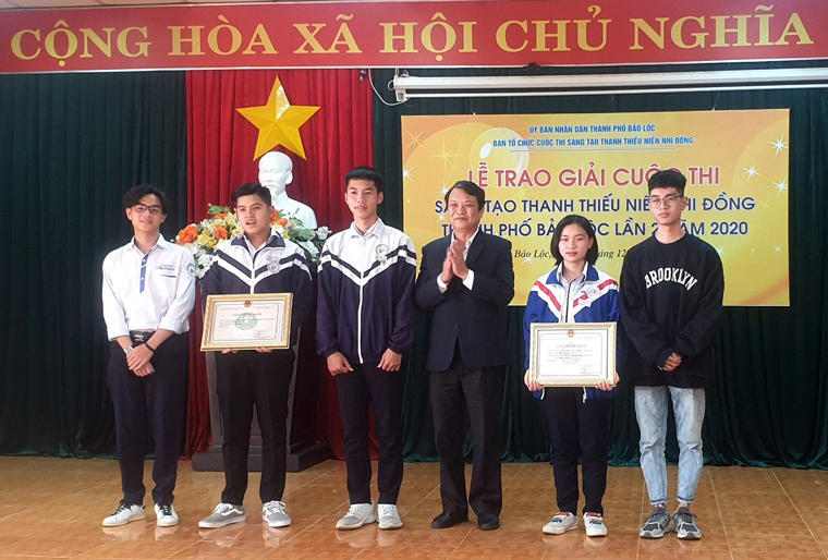 Bảo Lộc: Trao giải Cuộc thi Sáng tạo thanh thiếu niên, nhi đồng