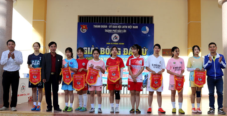 Trường THPT Nguyễn Du vô địch Giải bóng đá nữ học sinh, sinh viên TP Bảo Lộc