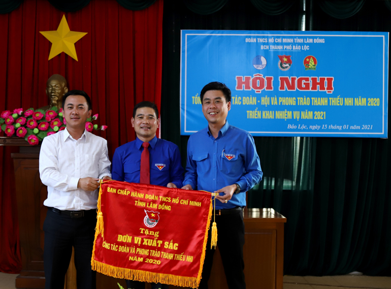 Tuổi trẻ Bảo Lộc tự hào tiến bước dưới cờ Đảng