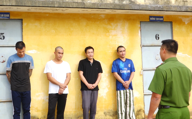 4 đối tượng có lệnh truy nã bị bắt đang tạm giam tại Công an huyện Di Linh