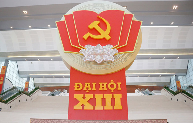 Logo Đại hội trong Trung tâm Hội nghị Quốc gia