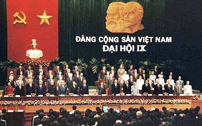 Ðại hội đại biểu toàn quốc lần thứ IX của Ðảng diễn ra từ ngày 19 đến 22/4/2001 tại Hà Nội.