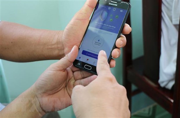 Hướng dẫn người dân cài đặt ứng dụng Bluezone trên thiết bị điện thoại thông minh để phòng chống dịch bệnh COVID-19