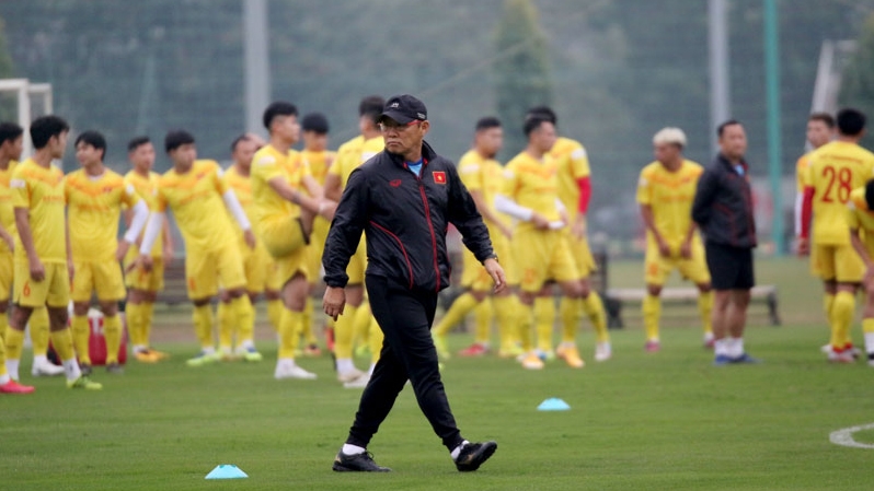 HLV Park Hang-seo và các trợ lý trở lại Việt Nam, quyết tâm cùng các học trò vào vòng loại cuối cùng World Cup