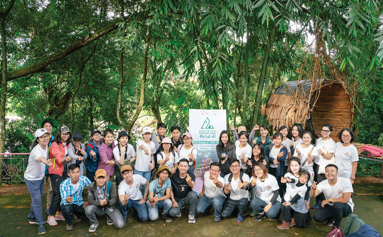 “Xanh lại Đà Lạt ơi” cũng là một dự án quy tụ được rất nhiều người từ các nơi như Hà Nội, TP Hồ Chí Minh, Đồng Nai, Bình Dương và cả Lâm Đồng  cùng trồng hơn 3.000 cây xanh ở huyện Đức Trọng