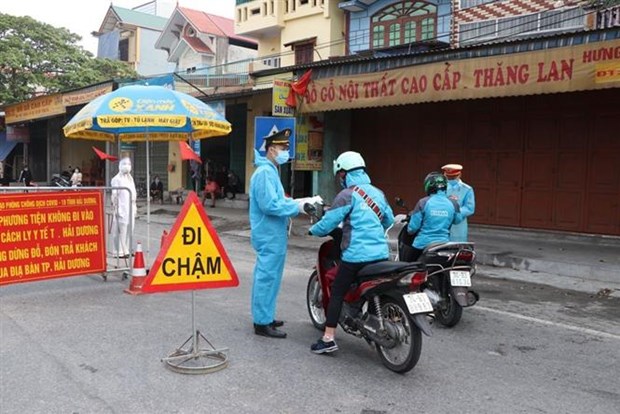 Chốt kiểm soát cấp tỉnh đặt ở ngã 3 chân cầu vượt Quán Gỏi, Hưng Thịnh, huyện Bình Giang, tỉnh Hải Dương