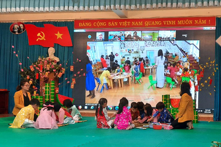 Mầm non Lâm Đồng trải nghiệm hoạt động kết nối giao lưu văn hóa Tết Việt Nam