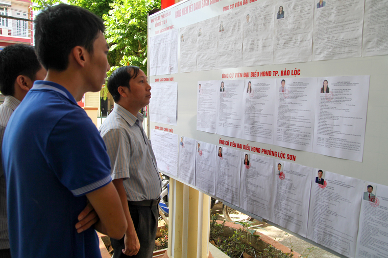 Tiếp nhận hồ sơ ứng cử ĐBQH khoá XV và đại biểu HĐND tỉnh Lâm Đồng khóa X