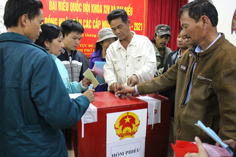 Nhân dân Lâm Đồng đi bầu cử ĐBQH khóa XIV và đại biểu HĐND các cấp nhiệm kỳ 2016 - 2021