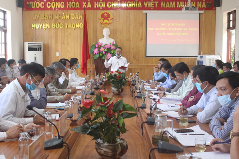Đồng chí Trần Văn Hiệp phát biểu kết luận tại buổi họp