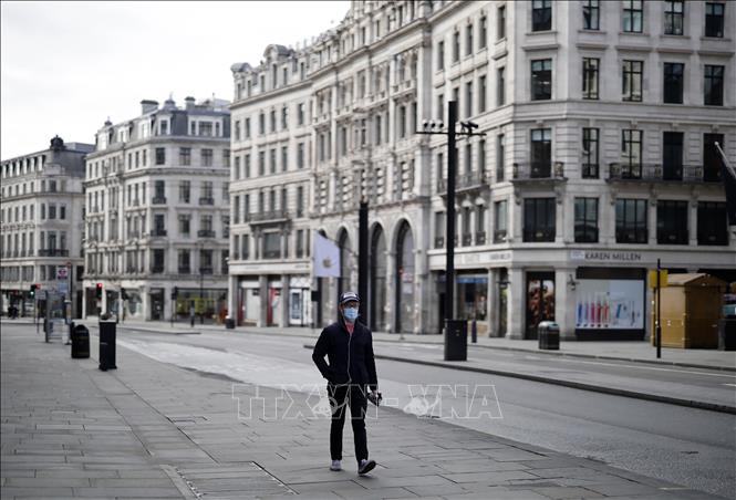 Cảnh vắng vẻ trên đường phố London, Anh khi lệnh phong tỏa có hiệu lực nhằm ngăn dịch COVID-19 lan rộng