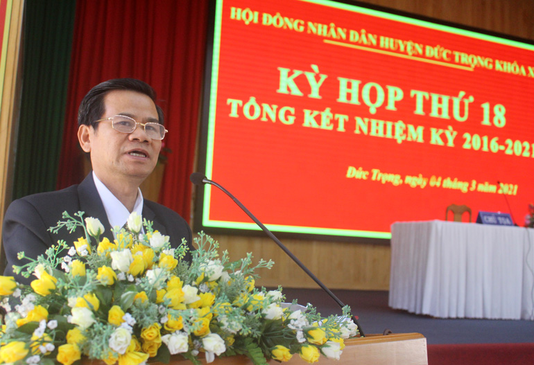 Đồng chí Nguyễn Quang Minh – Chủ tịch HĐND huyện Đức Trọng, phát biểu tại hội nghị.