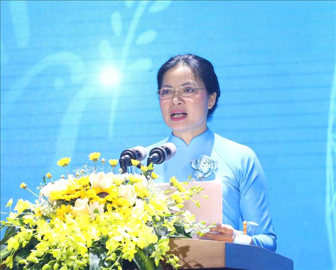 Bà Hà Thị Nga, Uỷ viên Trung ương Đảng, Chủ tịch Hội Liên hiệp Phụ nữ Việt Nam phát biểu tại buổi lễ