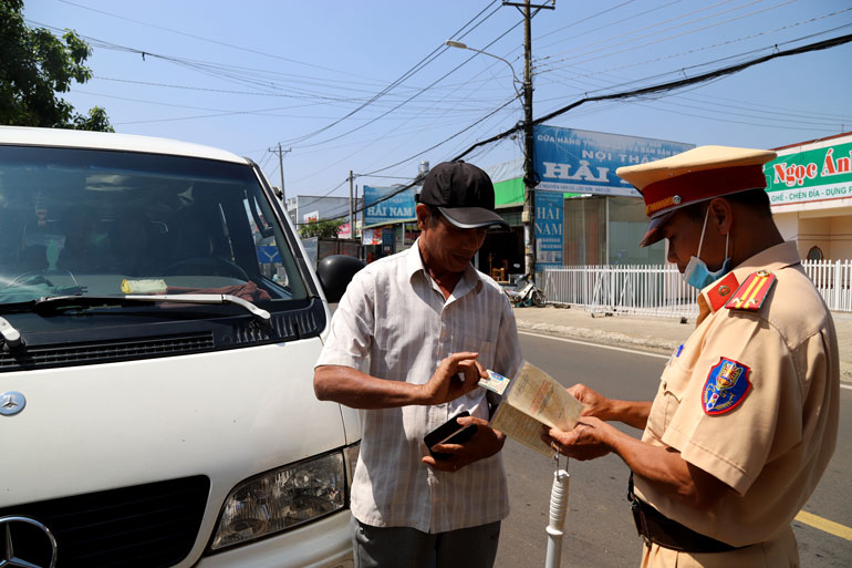 Bảo Lộc: Ra quân tổng kiểm soát xử lý vi phạm giao thông