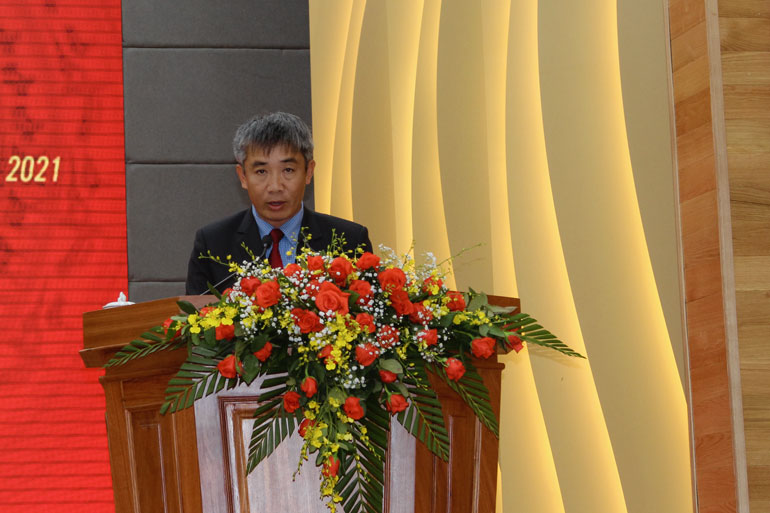 Ông Bùi Sơn Điền – Giám đốc sở Kế hoạch và Đầu tư thông qua tờ trình ban hành Nghị quyết thông qua phương án đầu tư dự án đường bộ cao tốc Tân Phú (Đồng Nai) – Bảo Lộc (Lâm Đồng).