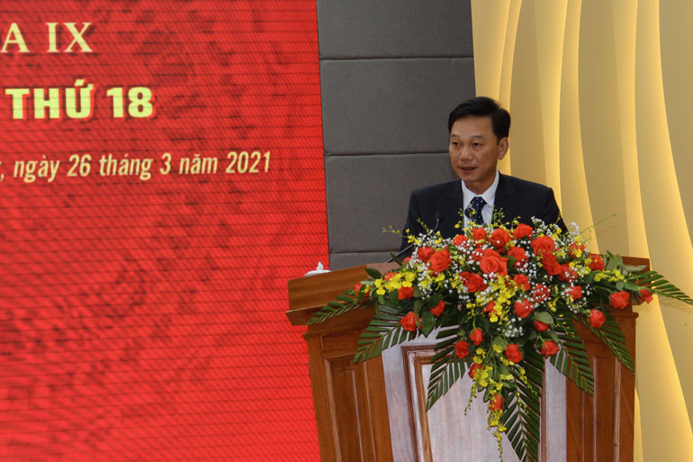 Ông Lê Quang Trung – Giám đốc sở Xây dựng thông qua tờ trình ban hành Nghị quyết thông qua Đồ án quy hoạch chung thành phố Bảo Lộc và vùng phụ cận đến năm 2040