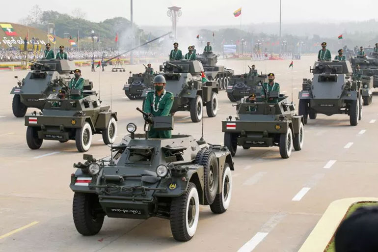 Quân đội Myanmar duyệt binh mừng Ngày Lực lượng Vũ trang 27-3 tại thủ đô Naypyitaw