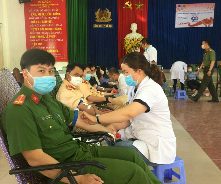 Trong 2 tháng, tiếp nhận 3.245 đơn vị máu tình nguyện