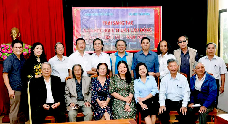 Trại sáng tác văn học nghệ thuật Lâm Đồng tại thành phố Bảo Lộc - năm 2020. Ảnh:  Hà Hữu Nết