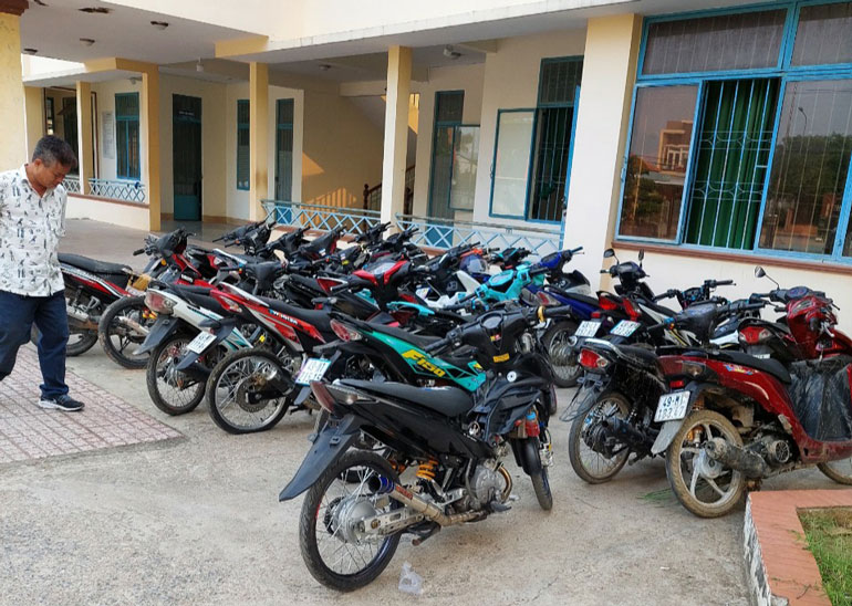 28 xe máy đang bị Công an huyện Đạ Tẻh tạm giữ