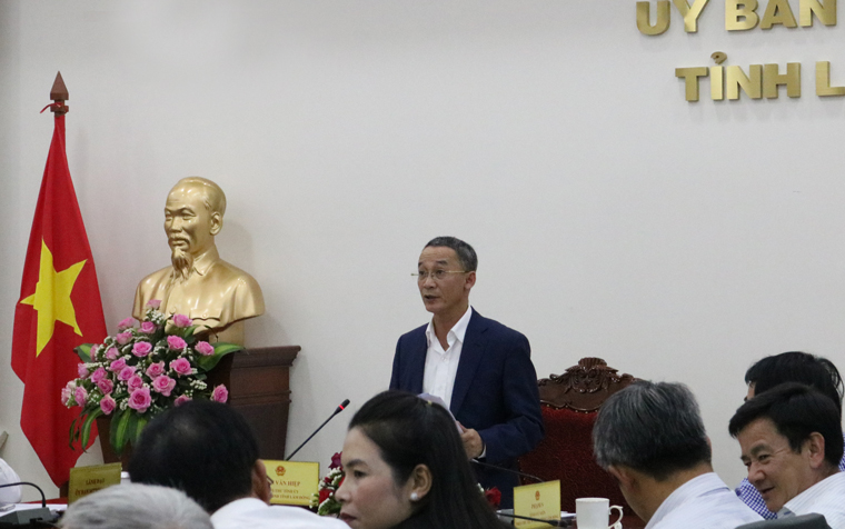 Chủ tịch UBND tỉnh Trần Văn Hiệp chủ trì buổi họp trực tuyến toàn tỉnh 