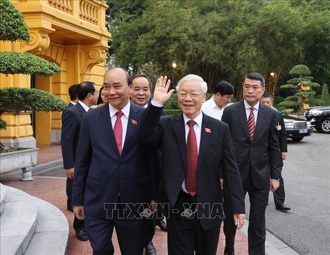 Tổng Bí thư Nguyễn Phú Trọng và Chủ tịch nước Nguyễn Xuân Phúc đến dự Lễ bàn giao.