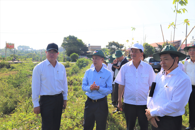 Lãnh đạo Tỉnh ủy, HĐND, UBND tỉnh Lâm Đồng kiểm tra thực tế khu quy hoạch hồ Nam Phương 2