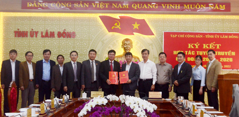 Tỉnh ủy Lâm Đồng và Tạp chí Cộng sản ký kết thỏa thuận hợp tác thông tin, tuyên truyền giai đoạn 2021 - 202