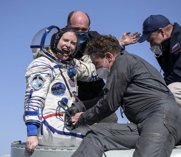 Ba phi hành gia trở về Trái Đất an toàn sau nửa năm trên Trạm ISS